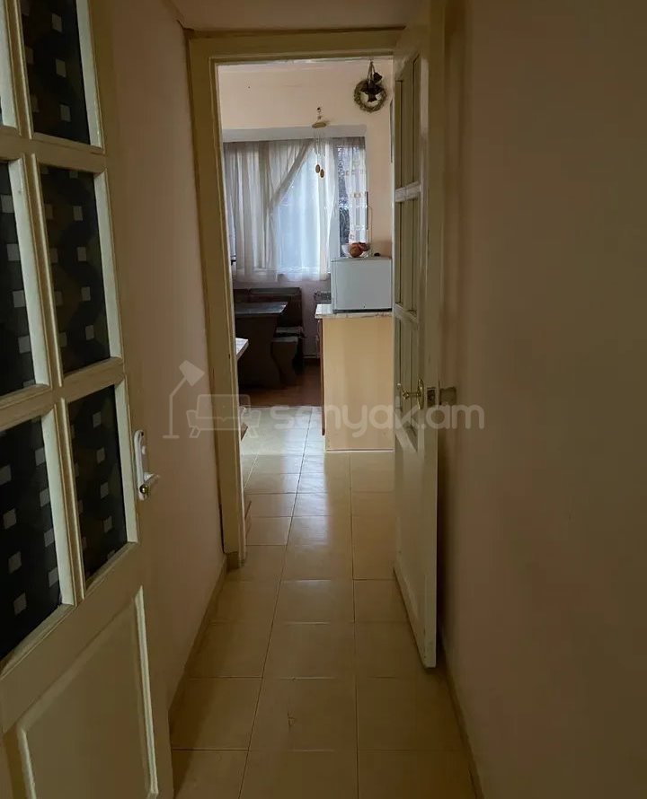 3 Սենյականոց Բնակարան Քարե Շենքում, 72քմ, 1/4 հարկ, Կոսմետիկ Վերանորոգված