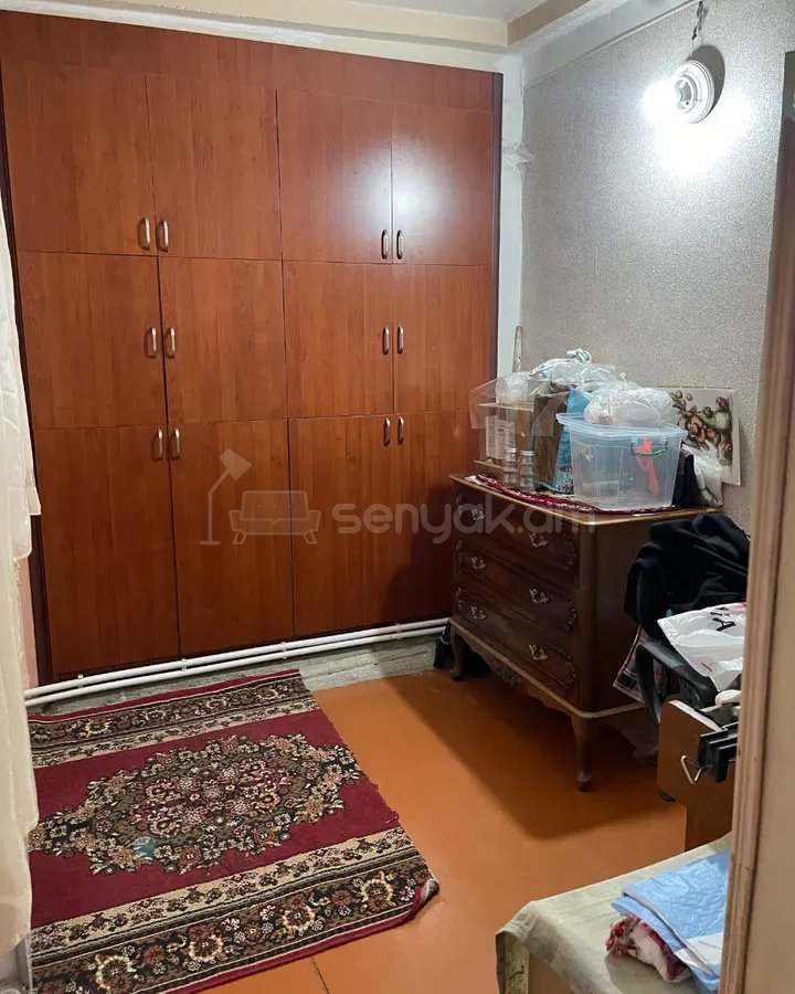 3 Սենյականոց Բնակարան Քարե Շենքում, 72քմ, 1/4 հարկ, Կոսմետիկ Վերանորոգված