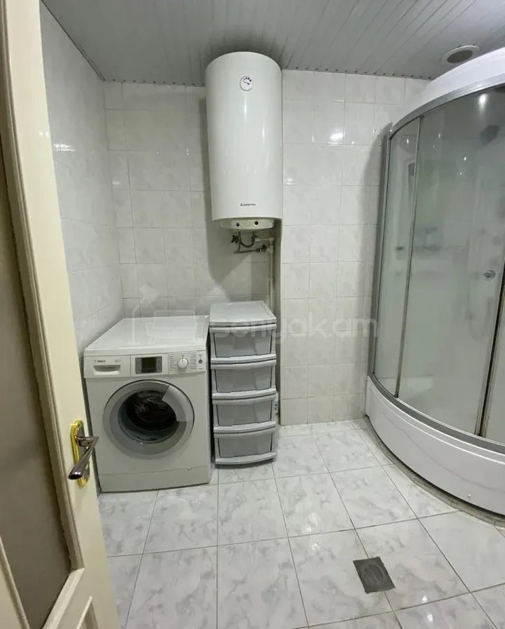 4 Սենյականոց Բնակարան, 80քմ, 1/9 հարկ, Կոսմետիկ Վերանորոգված