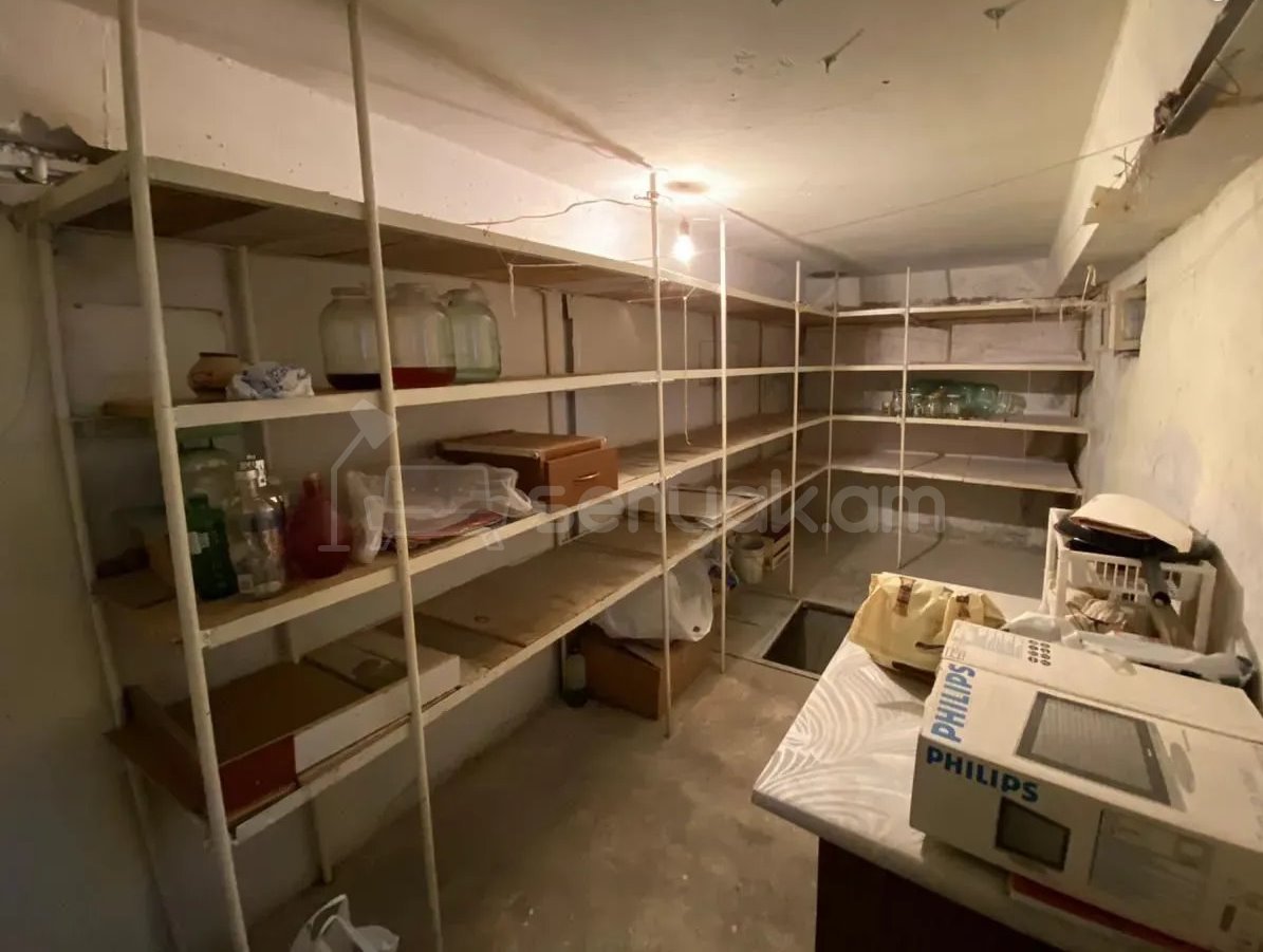 4 Սենյականոց Բնակարան, 80քմ, 1/9 հարկ, Կոսմետիկ Վերանորոգված