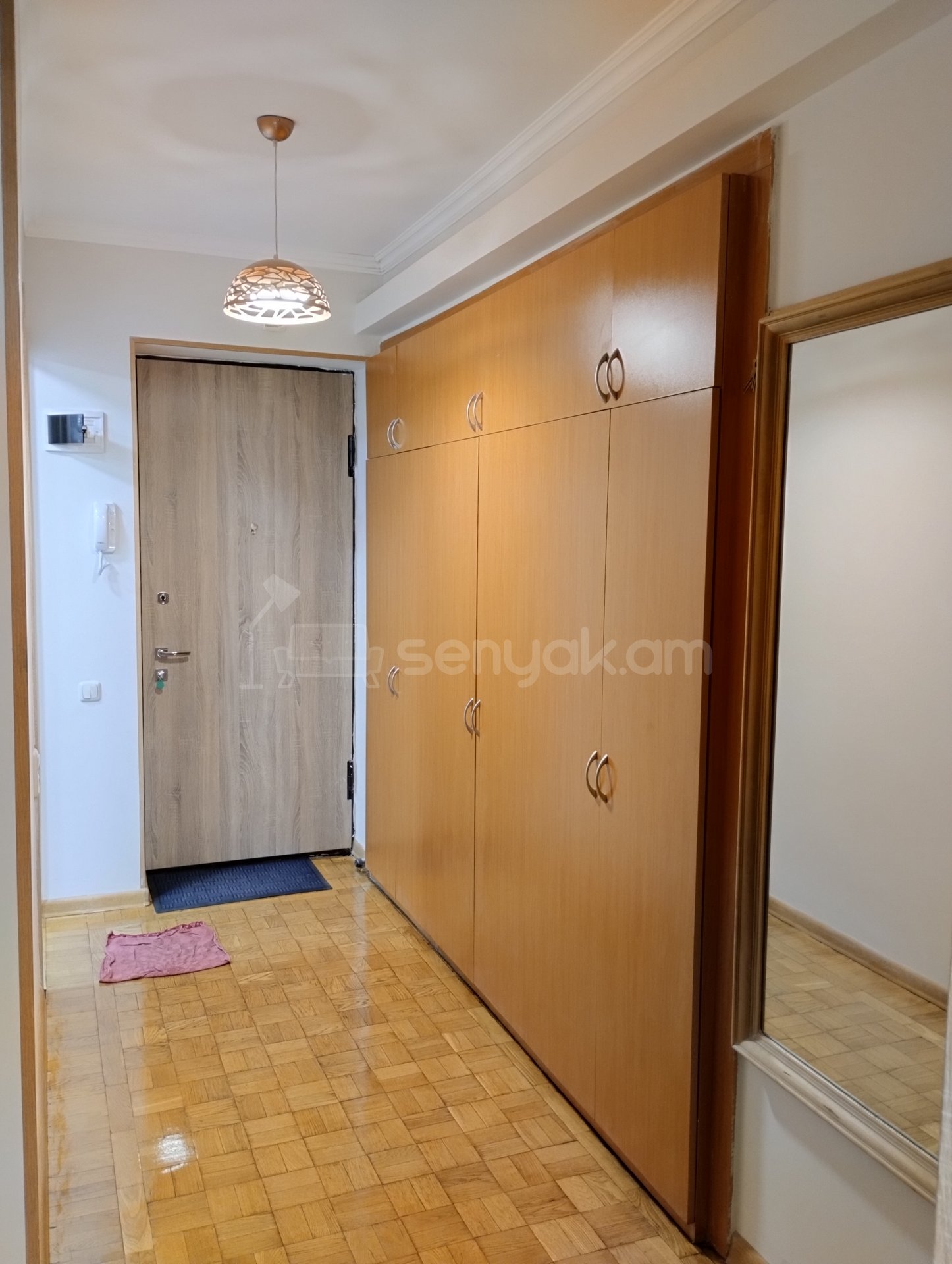 1 Սենյականոց Բնակարան Քարե Շենքում, 54քմ, 2/5 հարկ, Կապիտալ Վերանորոգված, Կահավորված