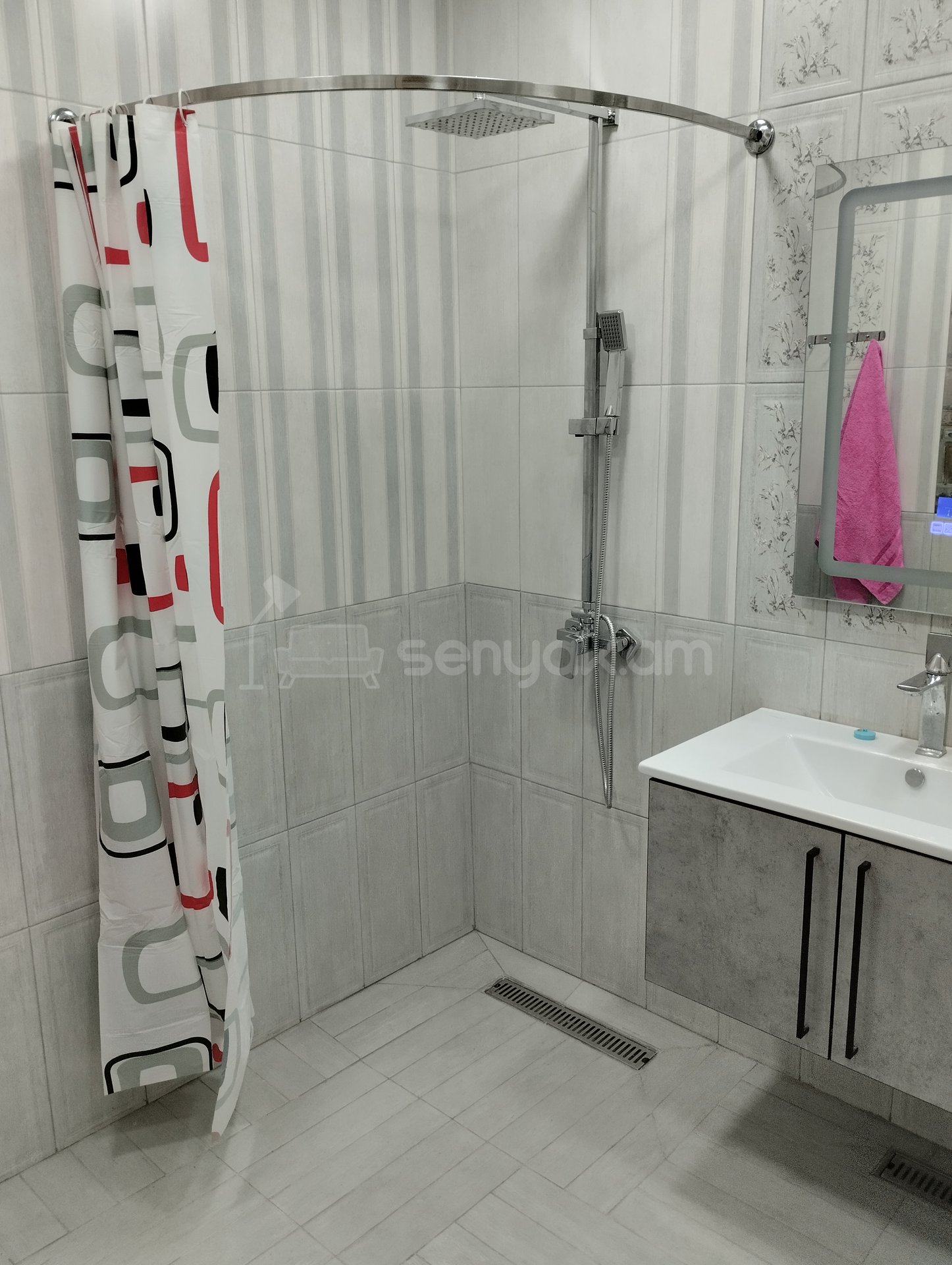 1 Սենյականոց Բնակարան Քարե Շենքում, 54քմ, 2/5 հարկ, Կապիտալ Վերանորոգված, Կահավորված