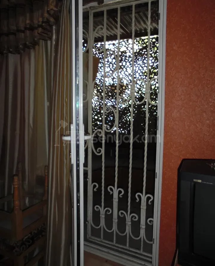 3 Սենյականոց Բնակարան, 82քմ, 2/9 հարկ, Կոսմետիկ Վերանորոգված