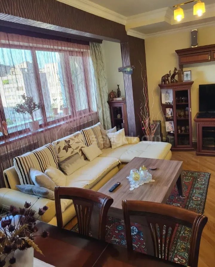 3 Սենյականոց Բնակարան, 75քմ, 7/9 հարկ, Նորմալ Վիճակում, Կահավորված