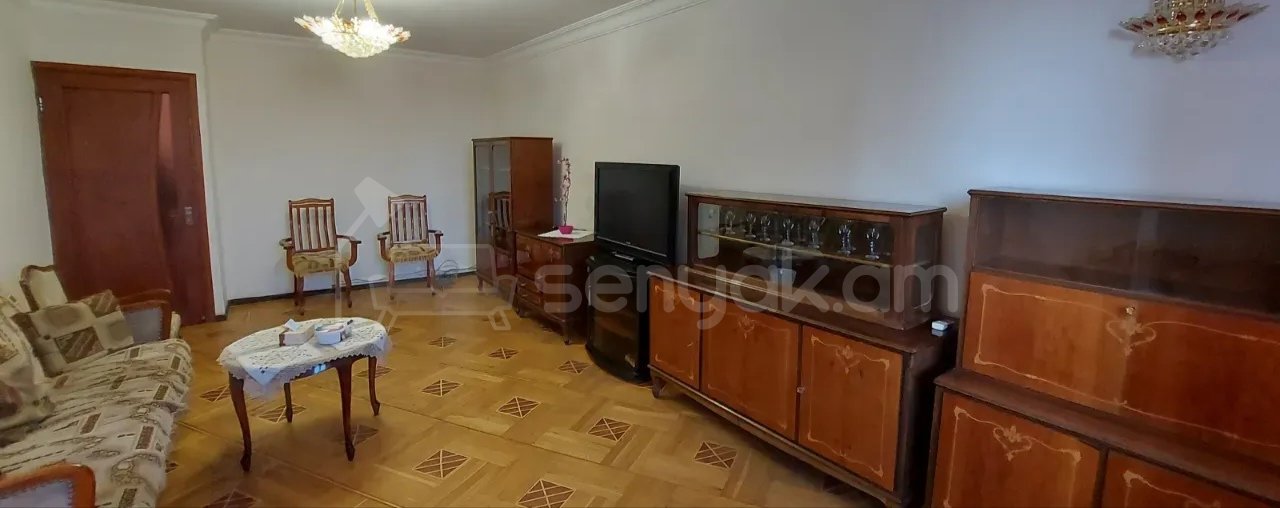 3 Սենյականոց Բնակարան Քարե Շենքում, 80քմ, 5/5 հարկ, Նորմալ Վիճակում, Կահավորված