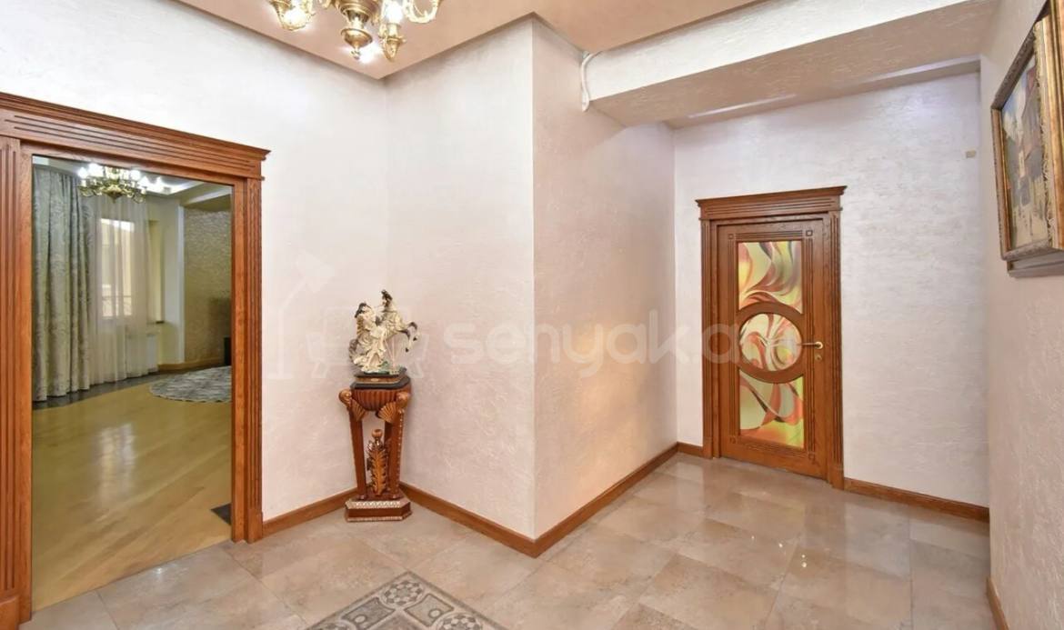 4 Սենյականոց Բնակարան Նորակառույցում, 196քմ, 6/16 հարկ, Կապիտալ Վերանորոգված