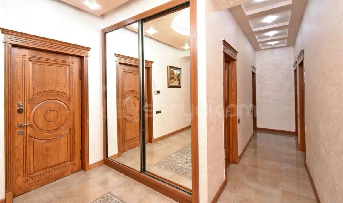 4 Սենյականոց Բնակարան Նորակառույցում, 196քմ, 6/16 հարկ, Կապիտալ Վերանորոգված