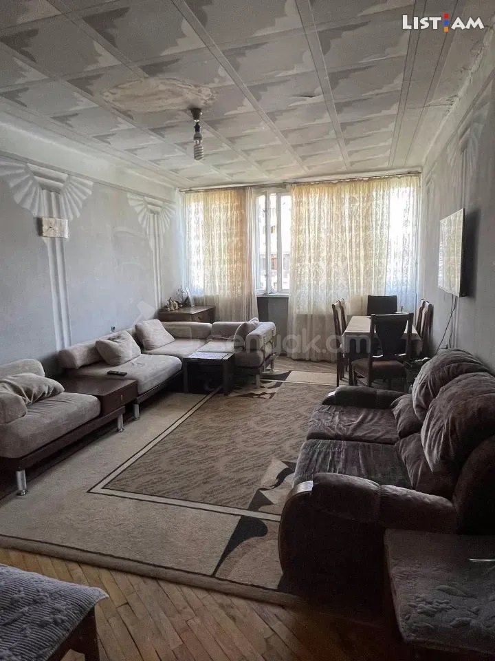 2 Սենյականոց Բնակարան Քարե Շենքում, 67քմ, 3/8 հարկ, Պետական Վիճակում