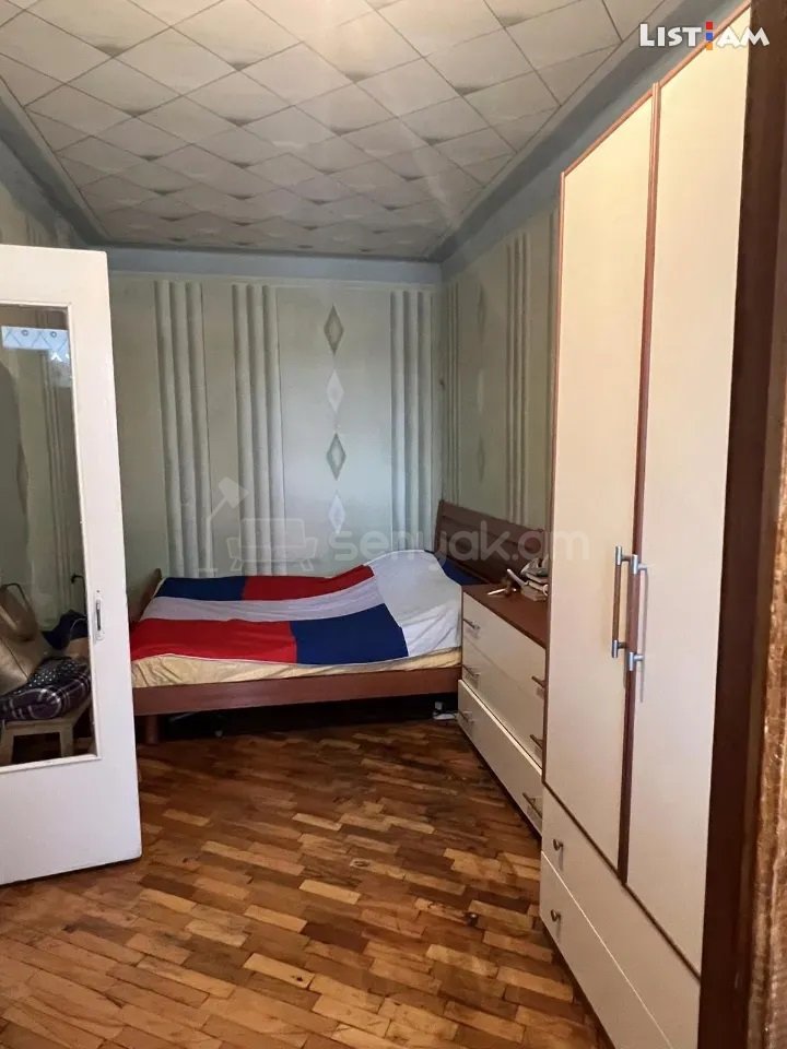 2 Սենյականոց Բնակարան Քարե Շենքում, 67քմ, 3/8 հարկ, Պետական Վիճակում