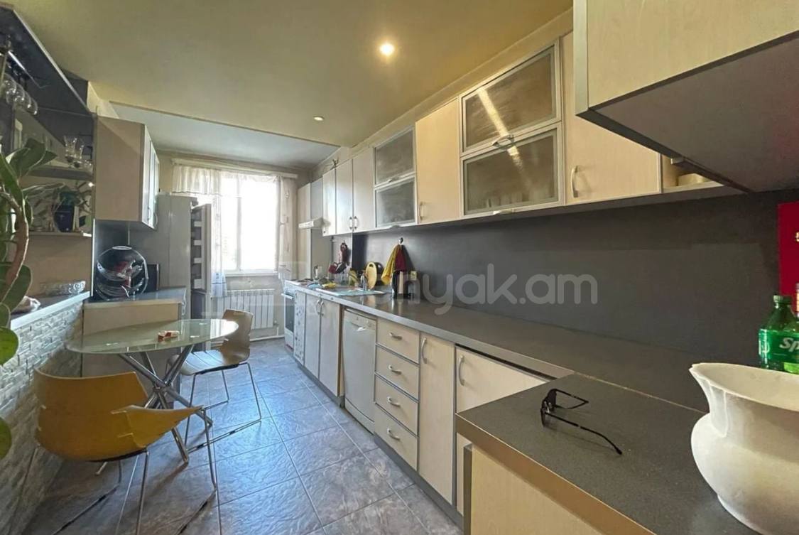 2 Սենյականոց Բնակարան, 75քմ, 9/12 հարկ, Նորմալ Վիճակում, Կահավորված, Արևկող