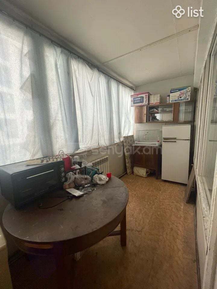 2 Սենյականոց Բնակարան Քարե Շենքում, 65քմ, 2/5 հարկ, Նորմալ Վիճակում