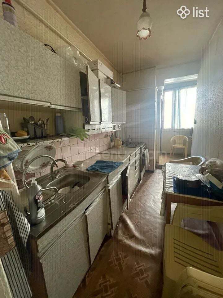 2 Սենյականոց Բնակարան Քարե Շենքում, 65քմ, 2/5 հարկ, Նորմալ Վիճակում