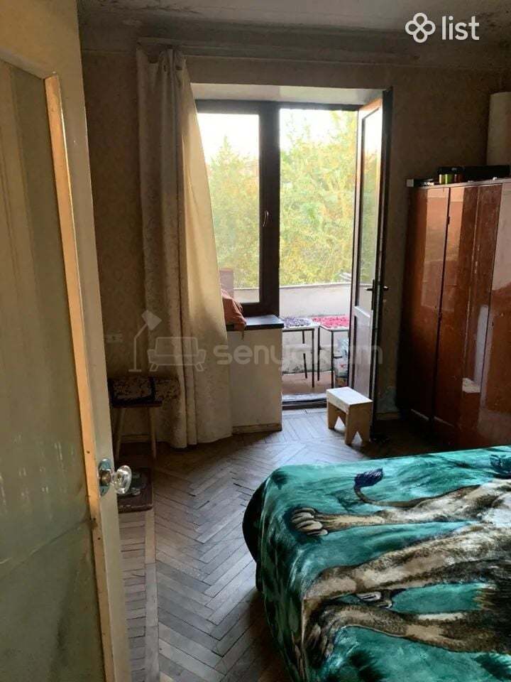 3 Սենյականոց Բնակարան Քարե Շենքում, 76քմ, 3/5 հարկ, Նորմալ Վիճակում