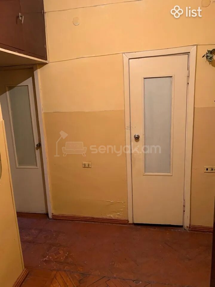 3 Սենյականոց Բնակարան Քարե Շենքում, 76քմ, 3/5 հարկ, Նորմալ Վիճակում