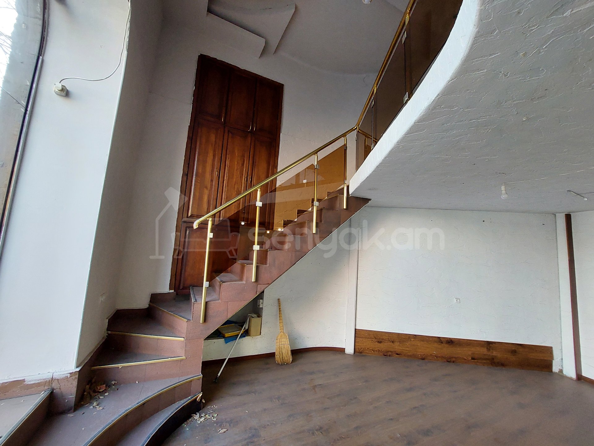 Սպասարկման Տարածք, 145քմ, Կապիտալ Վերանորոգված