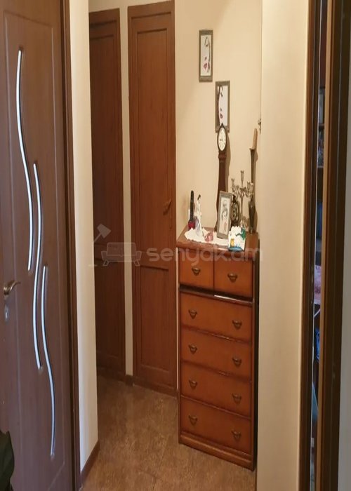 4 Սենյականոց Բնակարան Քարե Շենքում, 102քմ, 5/5 հարկ, Կոսմետիկ Վերանորոգված