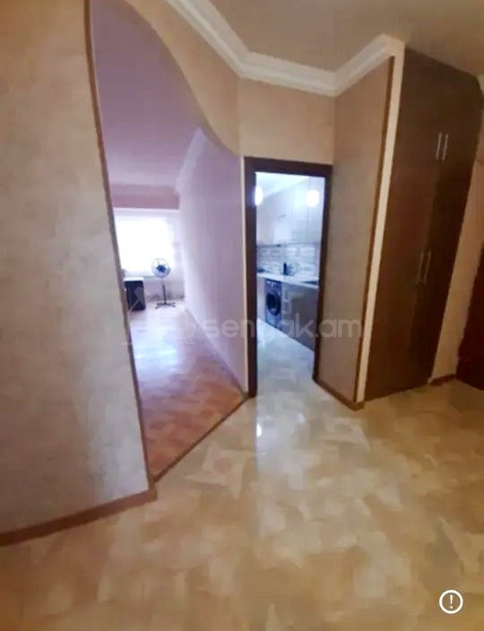 7 Սենյականոց Բնակարան Քարե Շենքում, 80քմ, 2/5 հարկ, Կապիտալ Վերանորոգված