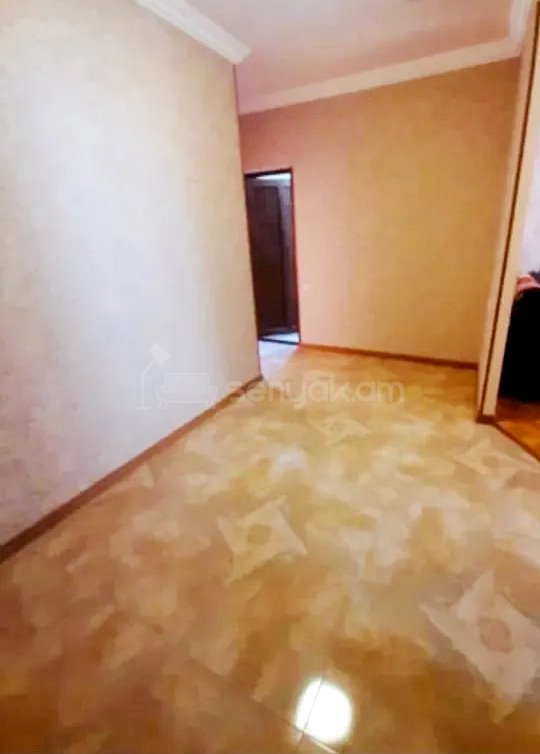 7 Սենյականոց Բնակարան Քարե Շենքում, 80քմ, 2/5 հարկ, Կապիտալ Վերանորոգված