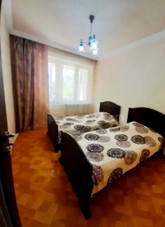 7 Սենյականոց Բնակարան Քարե Շենքում, 80քմ, 2/5 հարկ, Կապիտալ Վերանորոգված