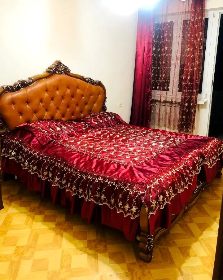 7 Սենյականոց Բնակարան Քարե Շենքում, 80քմ, 2/5 հարկ, Կապիտալ Վերանորոգված