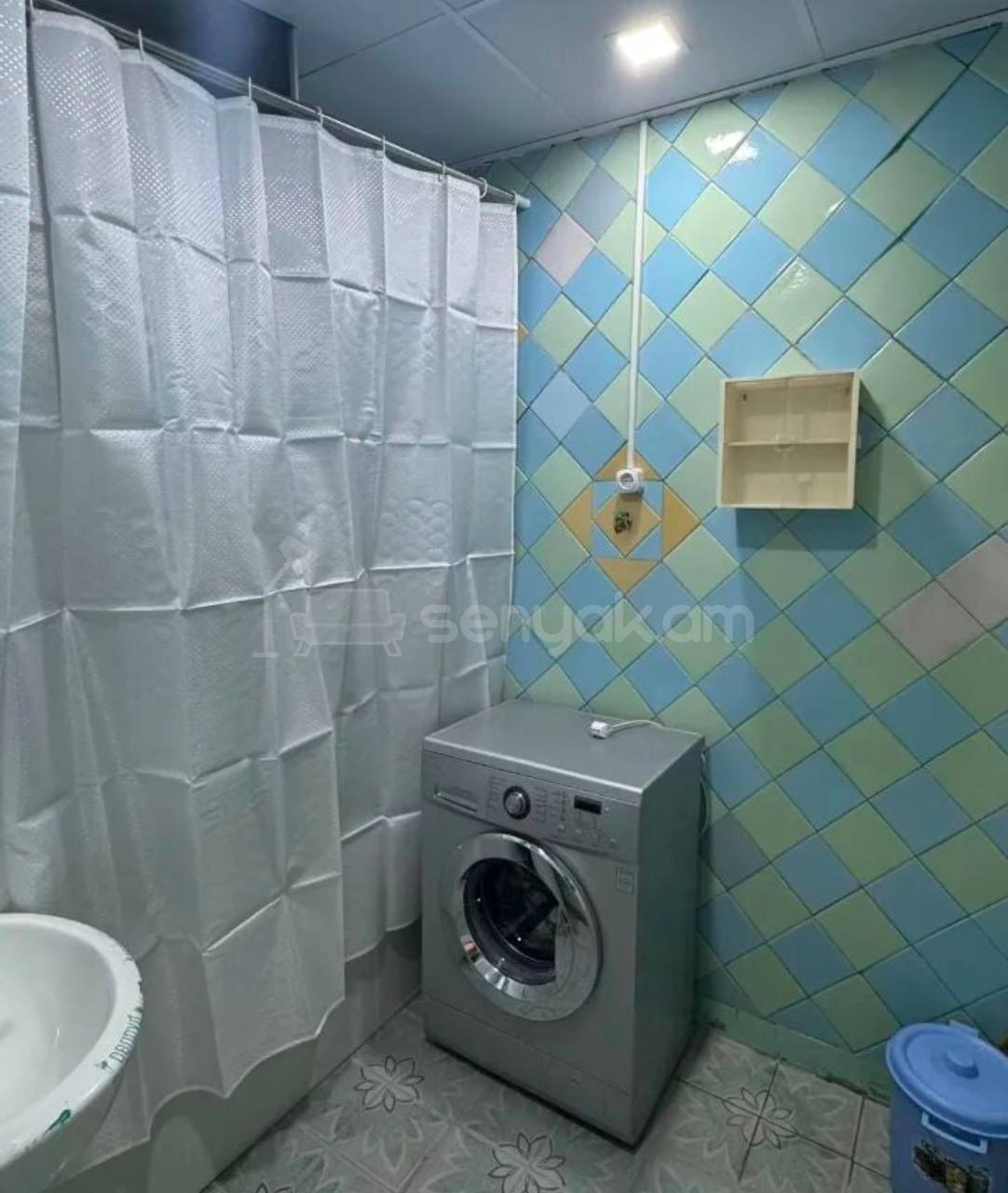 3 Սենյականոց Բնակարան, 95քմ, 13/16 հարկ, Նորմալ Վիճակում, Կահավորված, Արևկող