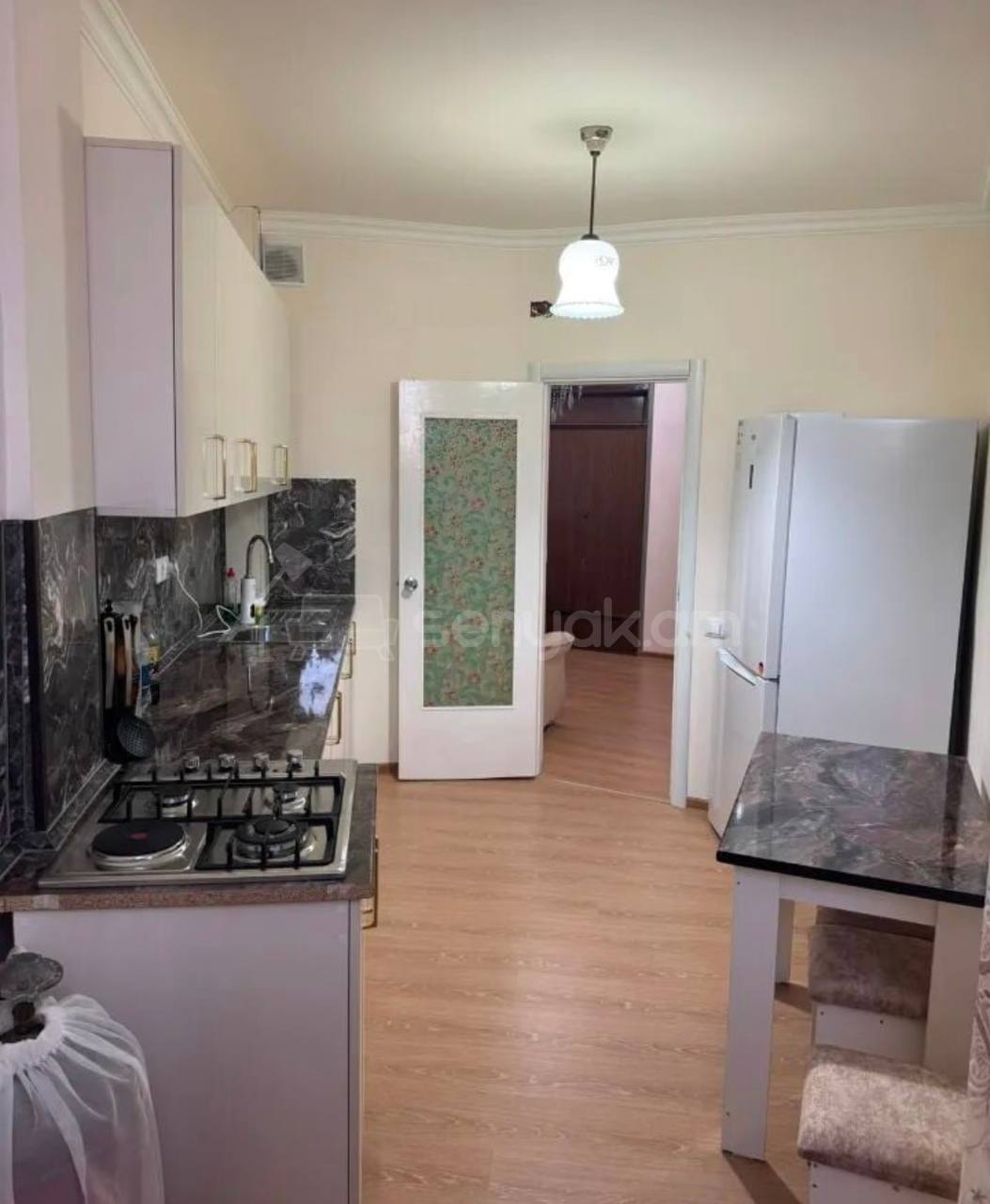 3 Սենյականոց Բնակարան, 95քմ, 13/16 հարկ, Նորմալ Վիճակում, Կահավորված, Արևկող