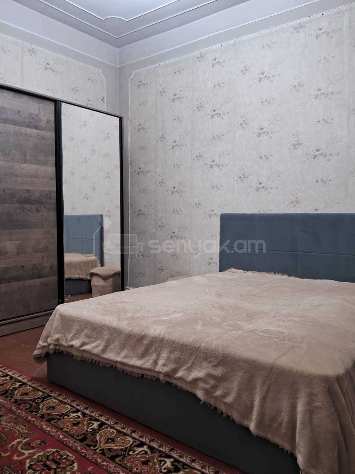 5 Սենյականոց Բնակարան Քարե Շենքում, 160քմ, 2/3 հարկ, Կոսմետիկ Վերանորոգված, Կահավորված