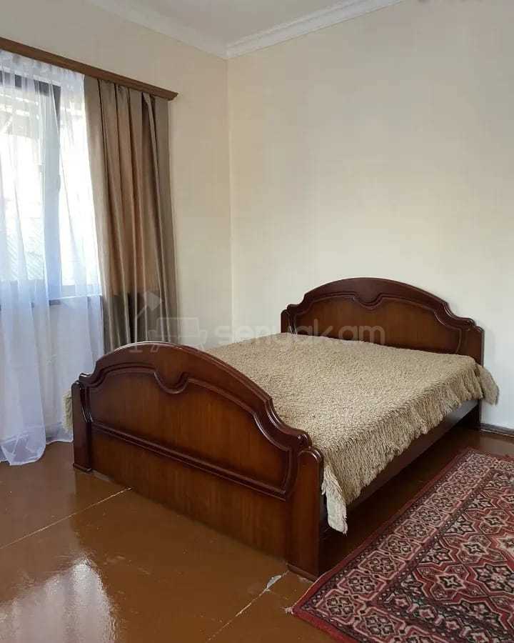 5 Սենյականոց Բնակարան Քարե Շենքում, 160քմ, 2/3 հարկ, Կոսմետիկ Վերանորոգված, Կահավորված