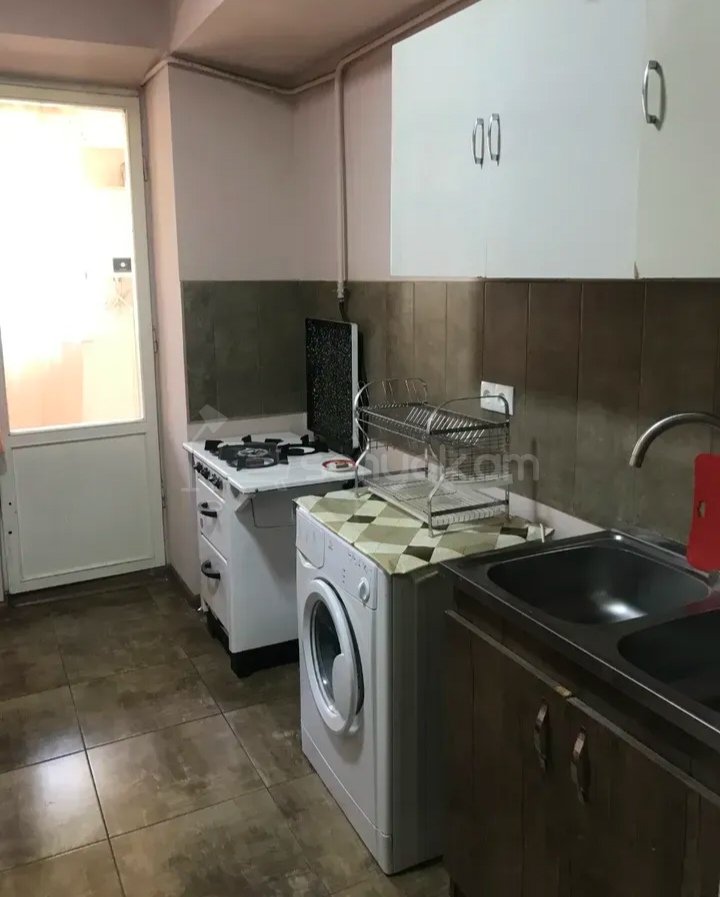 3 Սենյականոց Բնակարան, 80քմ, 4/11 հարկ, Նորմալ Վիճակում, Կահավորված