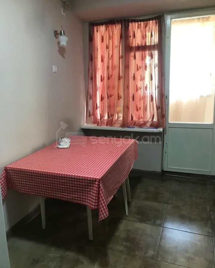 3 Սենյականոց Բնակարան, 80քմ, 4/11 հարկ, Նորմալ Վիճակում, Կահավորված