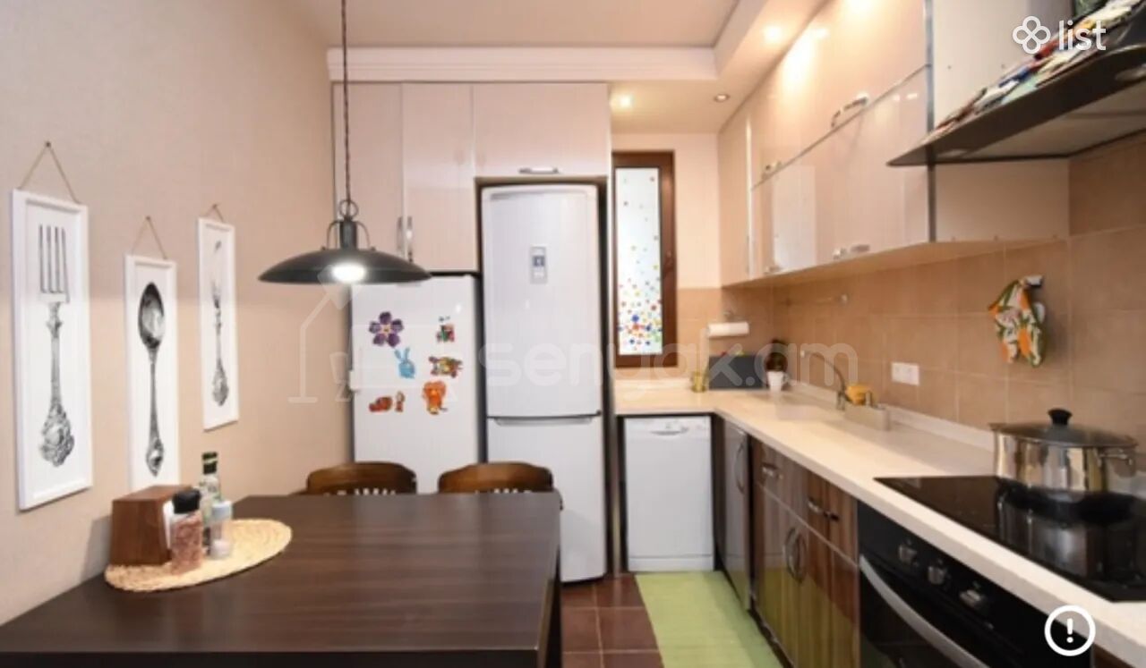 4 Սենյականոց Բնակարան Քարե Շենքում, 98քմ, 6/7 հարկ, Կապիտալ Վերանորոգված