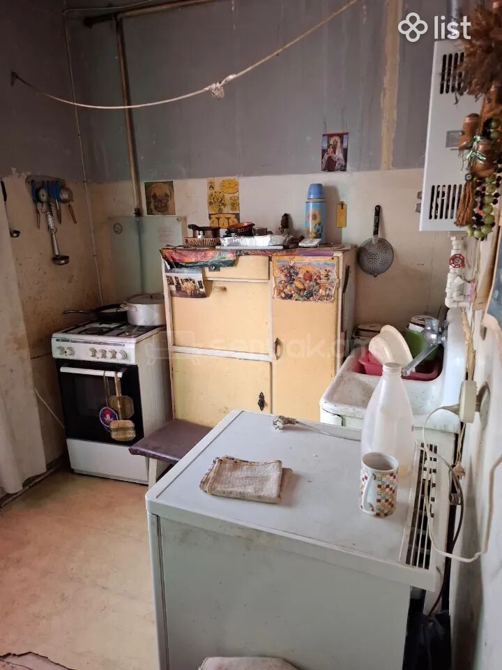 2 Սենյականոց Բնակարան Քարե Շենքում, 58քմ, 3/5 հարկ, Պետական Վիճակում