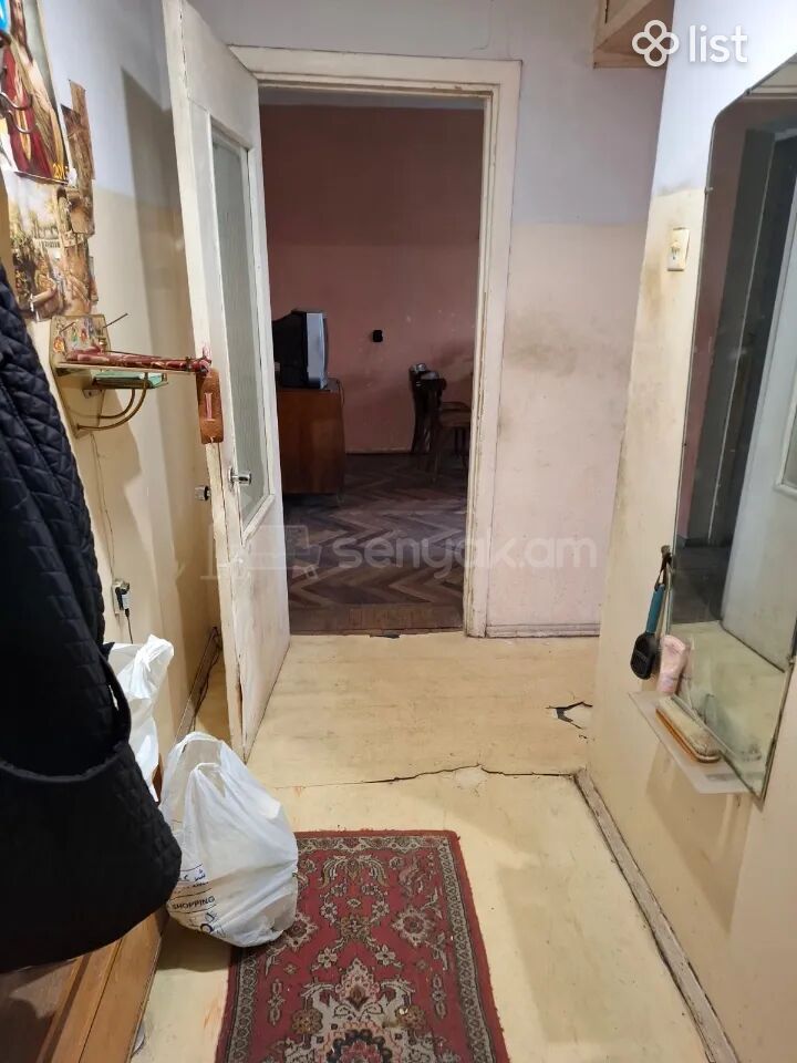 2 Սենյականոց Բնակարան Քարե Շենքում, 58քմ, 3/5 հարկ, Պետական Վիճակում