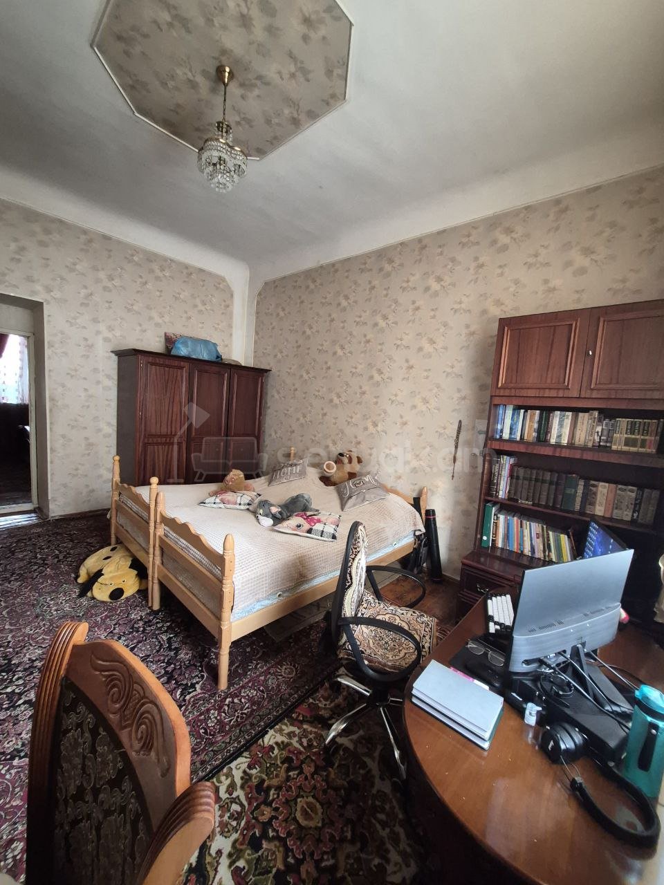 4 Սենյականոց Բնակարան Քարե Շենքում, 85քմ, 1/4 հարկ, Պետական Վիճակում