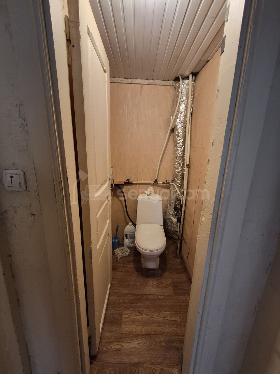 4 Սենյականոց Բնակարան Քարե Շենքում, 85քմ, 1/4 հարկ, Պետական Վիճակում