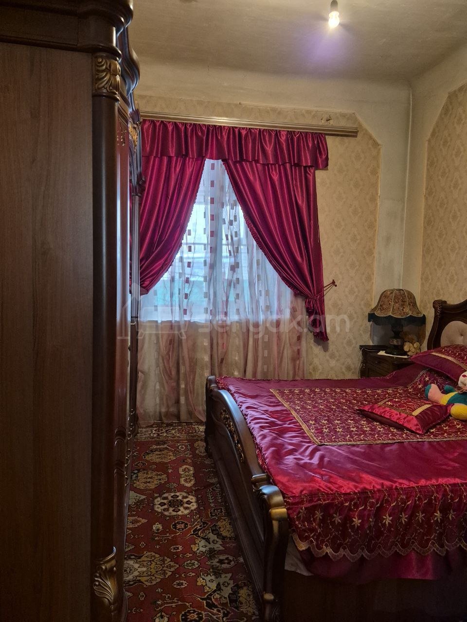 4 Սենյականոց Բնակարան Քարե Շենքում, 85քմ, 1/4 հարկ, Պետական Վիճակում