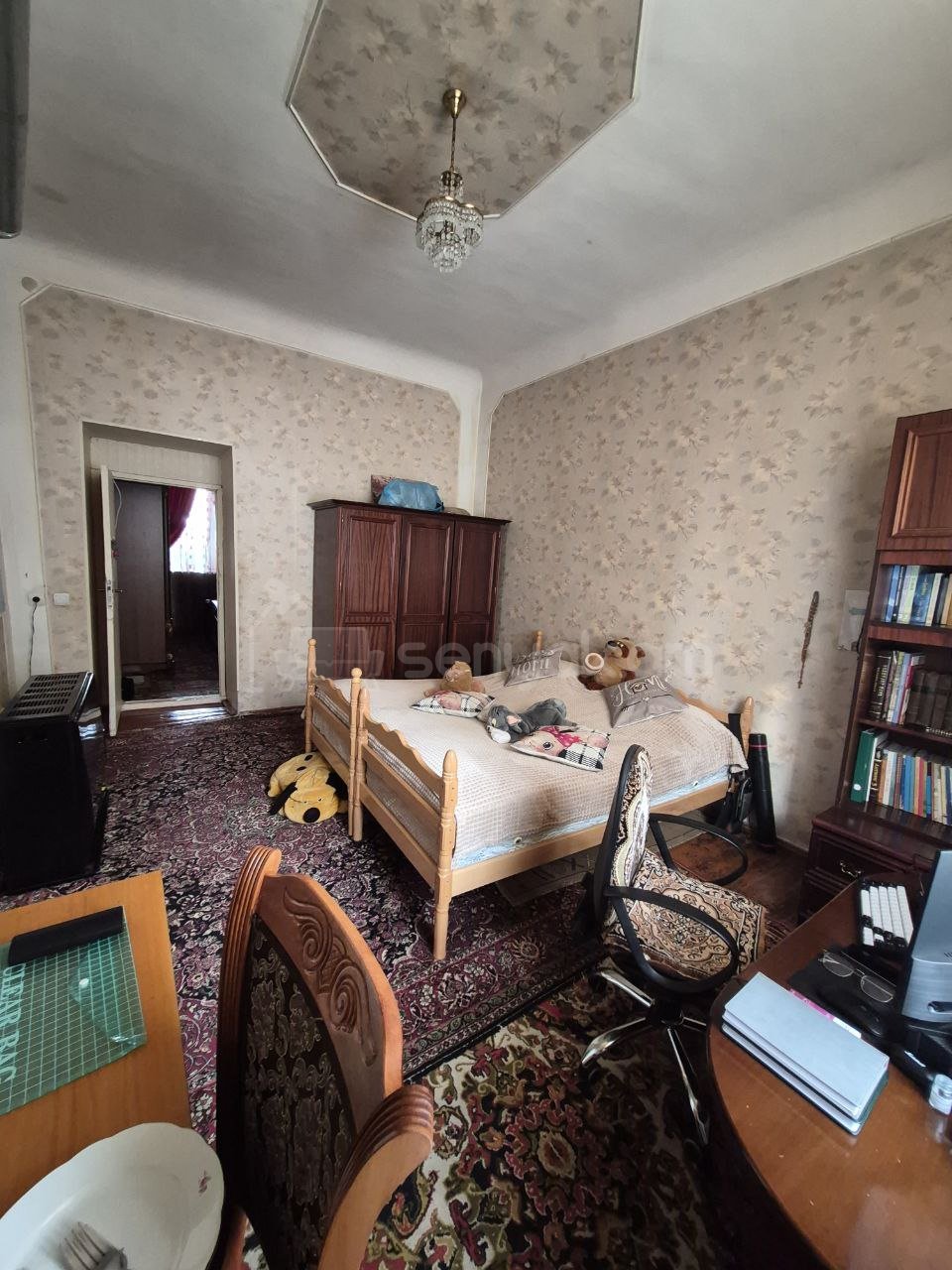 4 Սենյականոց Բնակարան Քարե Շենքում, 85քմ, 1/4 հարկ, Պետական Վիճակում