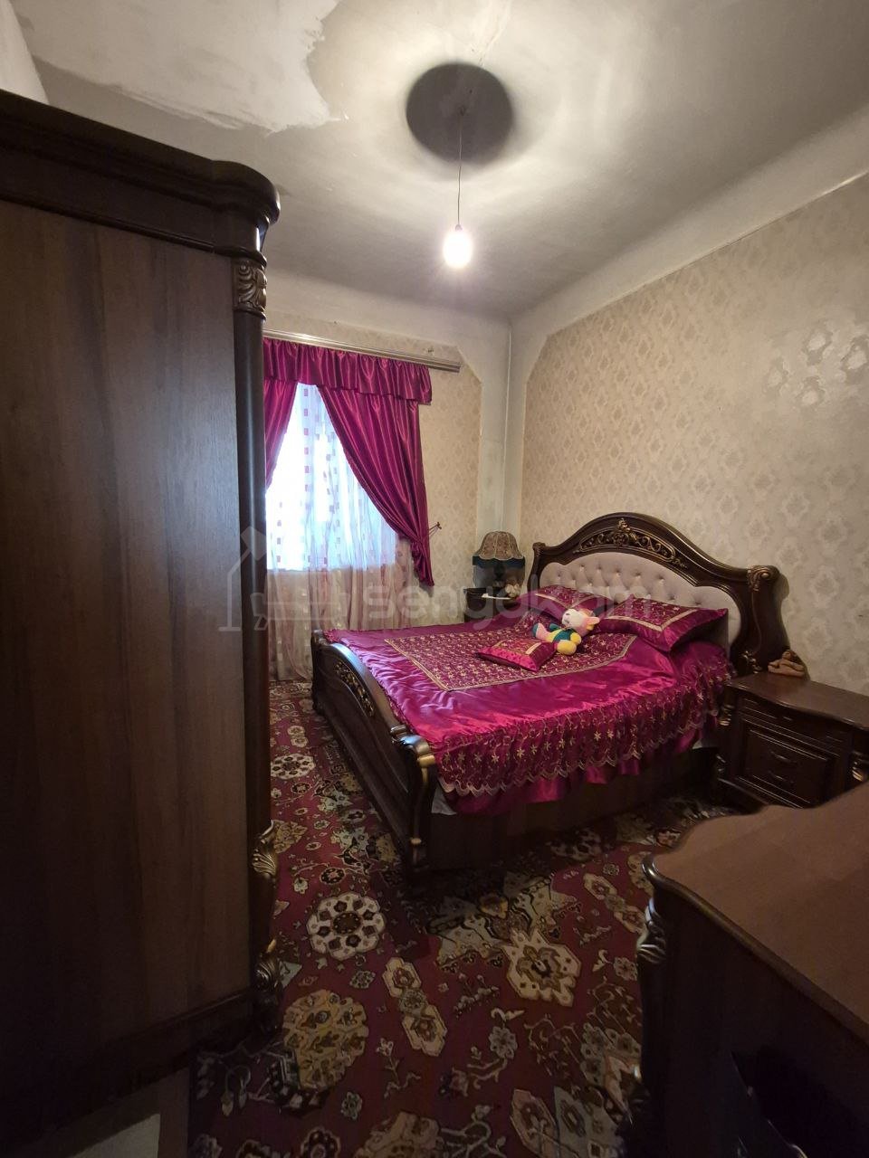 4 Սենյականոց Բնակարան Քարե Շենքում, 85քմ, 1/4 հարկ, Պետական Վիճակում