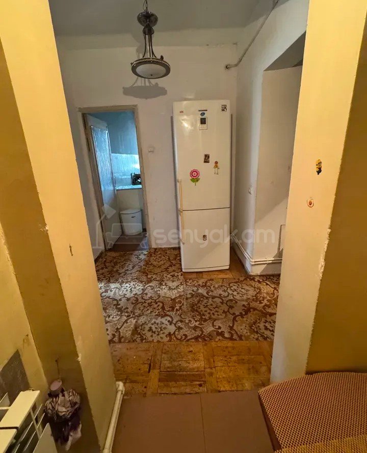 2 Սենյականոց Բնակարան Քարե Շենքում, 65քմ, 2/5 հարկ, Նորմալ Վիճակում