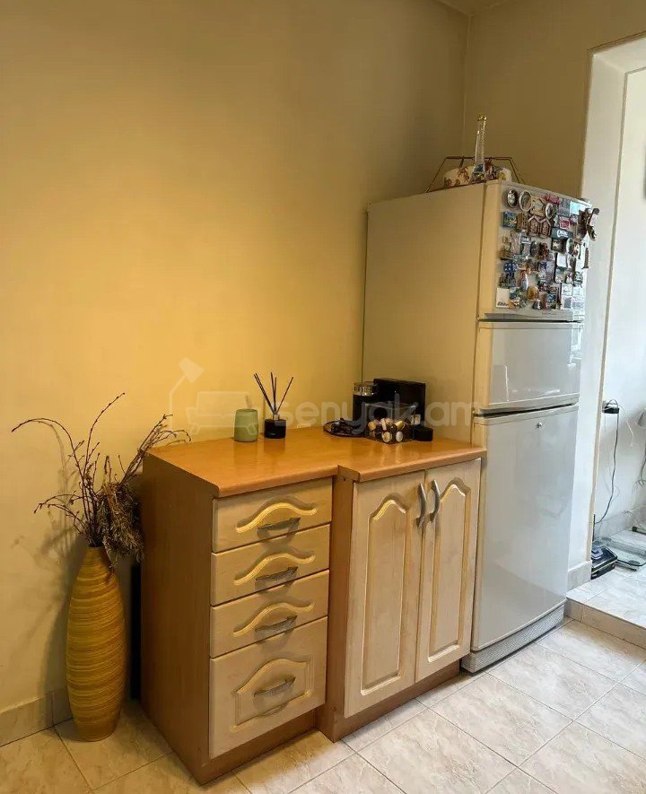 2 Սենյականոց Բնակարան Քարե Շենքում, 65քմ, 5/5 հարկ, Կապիտալ Վերանորոգված