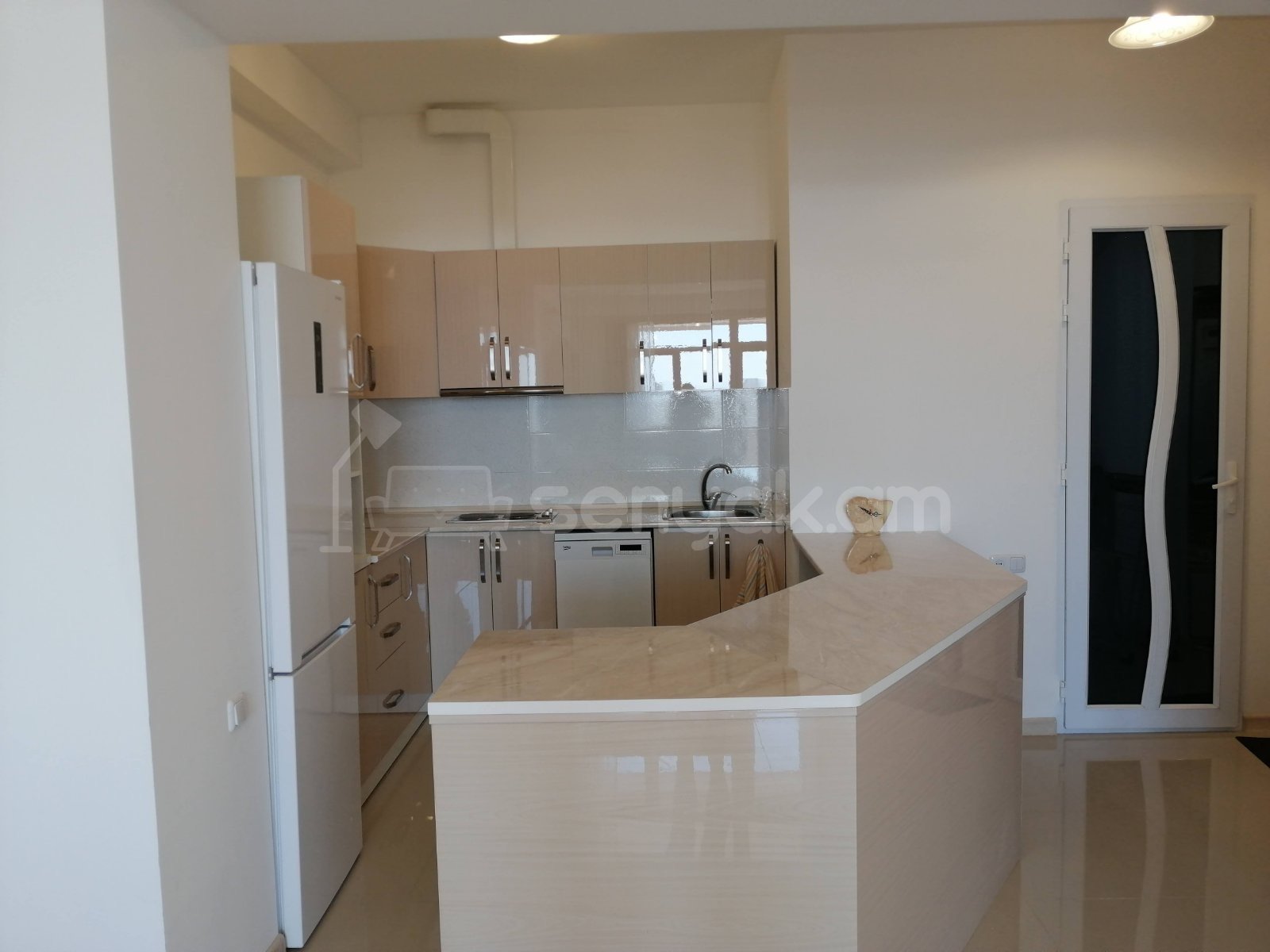 2 Սենյականոց Բնակարան, 65քմ, 4/16 հարկ, Կապիտալ Վերանորոգված, Կահավորված, Արևկող