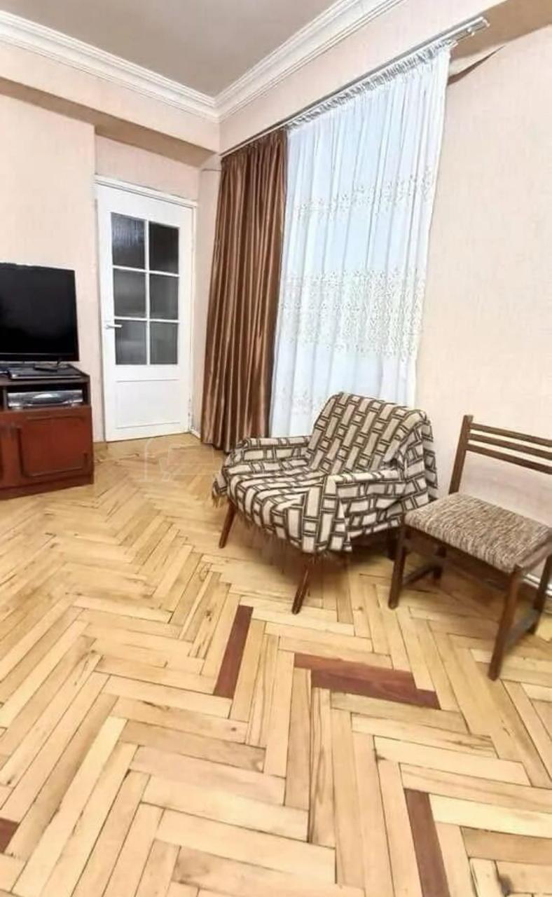 3 Սենյականոց Բնակարան, 70քմ, 4/9 հարկ, Նորմալ Վիճակում