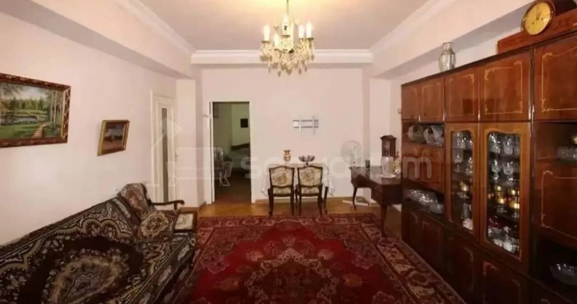 3 Սենյականոց Բնակարան, 90քմ, 1/10 հարկ, Նորմալ Վիճակում, Կահավորված, Արևկող