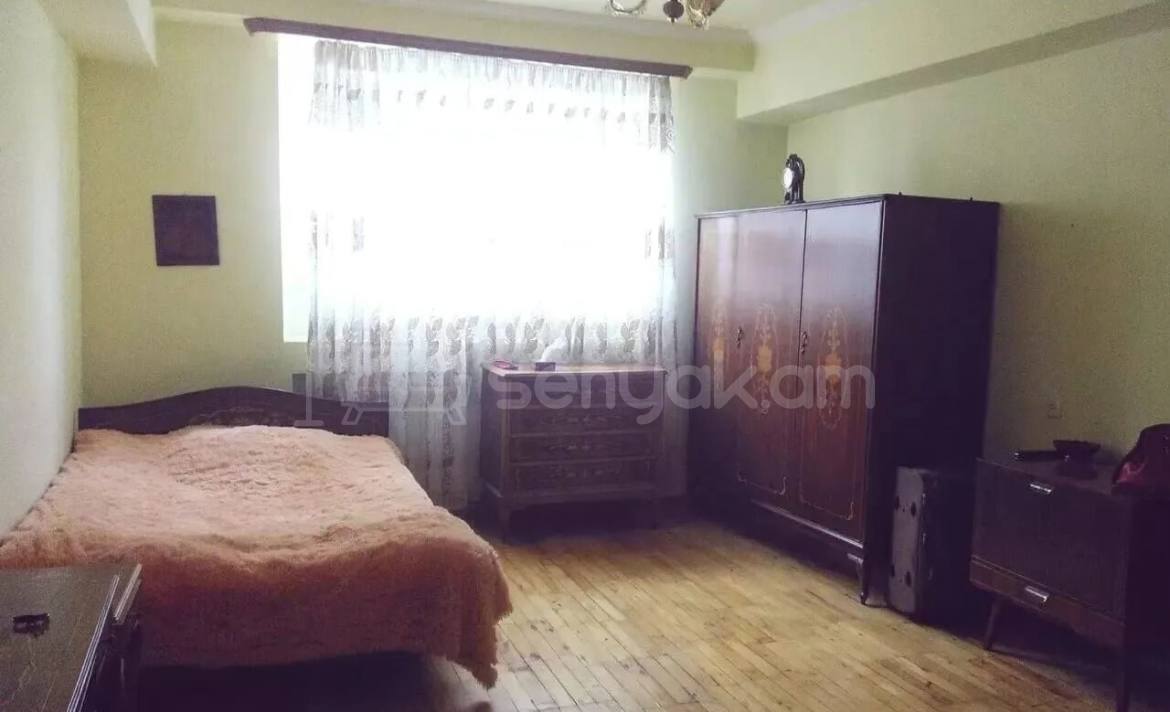 3 Սենյականոց Բնակարան, 90քմ, 1/10 հարկ, Նորմալ Վիճակում, Կահավորված, Արևկող