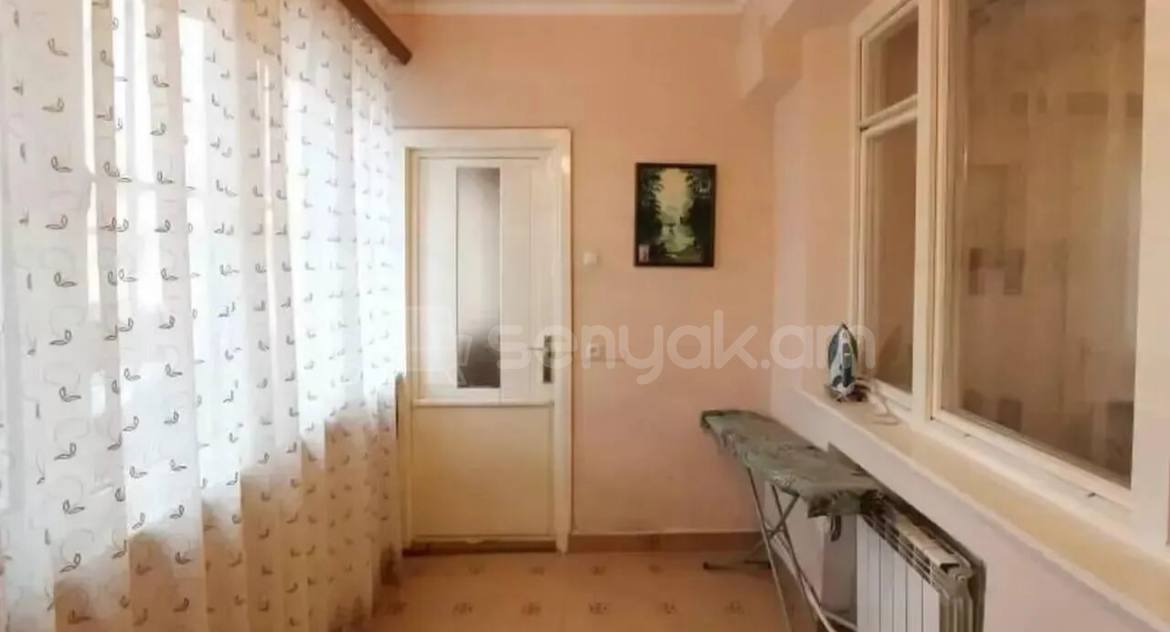 3 Սենյականոց Բնակարան, 90քմ, 1/10 հարկ, Նորմալ Վիճակում, Կահավորված, Արևկող