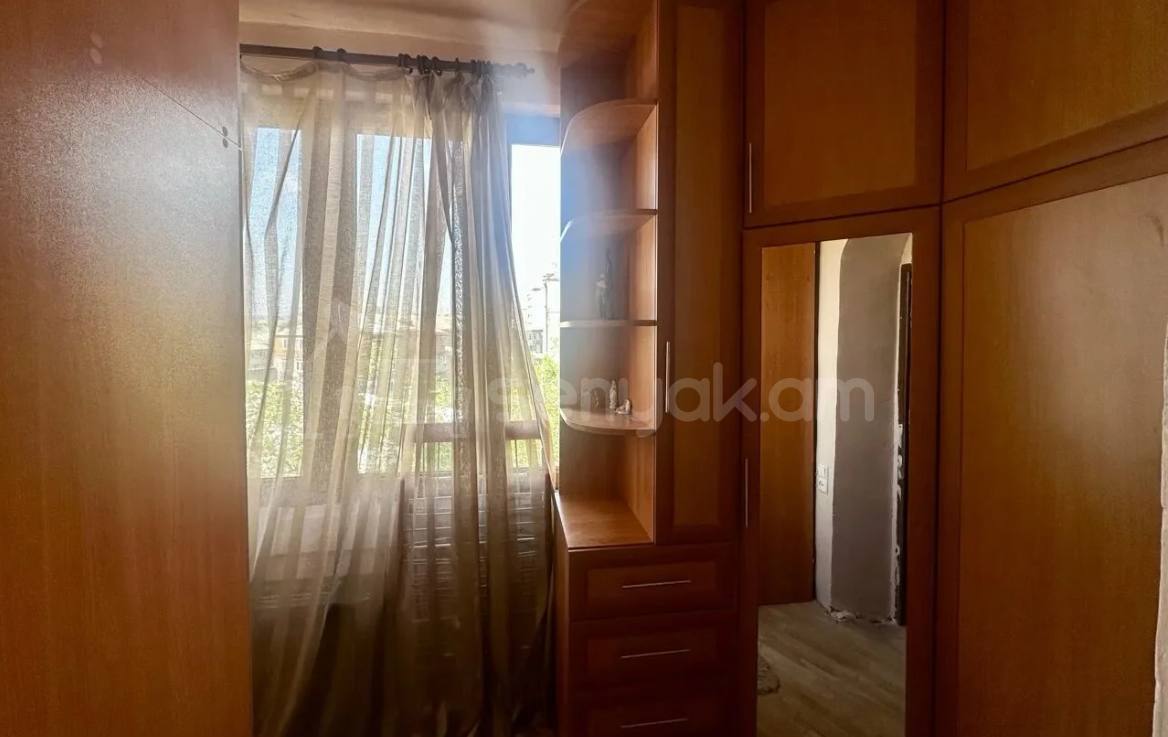 2 Սենյականոց Բնակարան Քարե Շենքում, 46քմ, 3/5 հարկ, Կապիտալ Վերանորոգված, Կահավորված, Արևկող