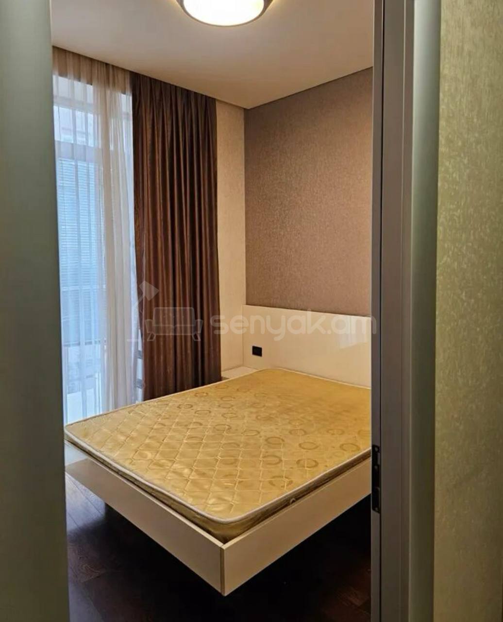 2 Սենյականոց Բնակարան Քարե Շենքում, 40քմ, 3/5 հարկ, Դիզայներական Վերանորոգված, Կահավորված, Արևկող