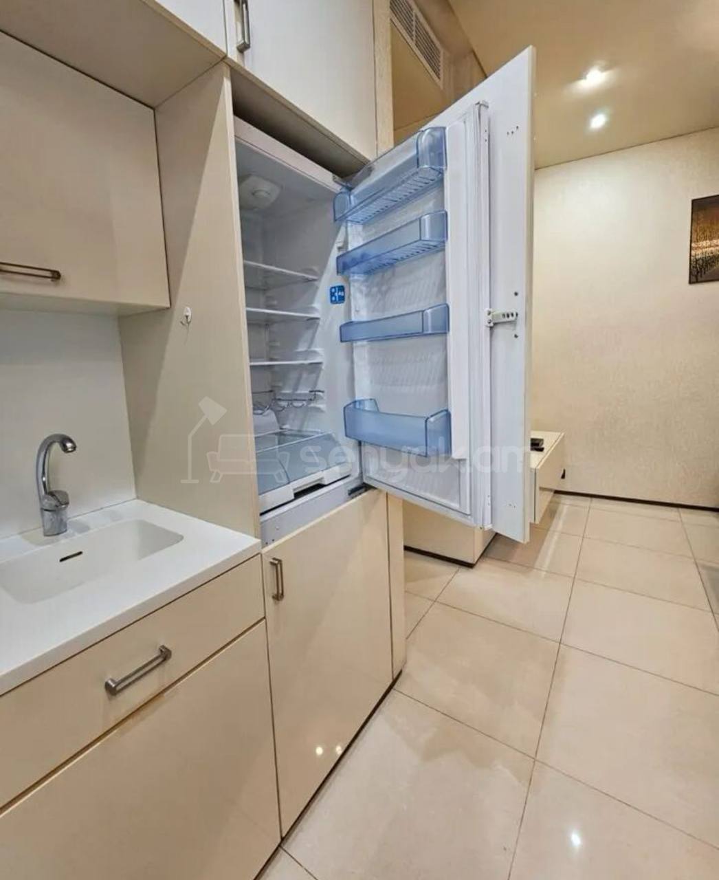 2 Սենյականոց Բնակարան Քարե Շենքում, 40քմ, 3/5 հարկ, Դիզայներական Վերանորոգված, Կահավորված, Արևկող