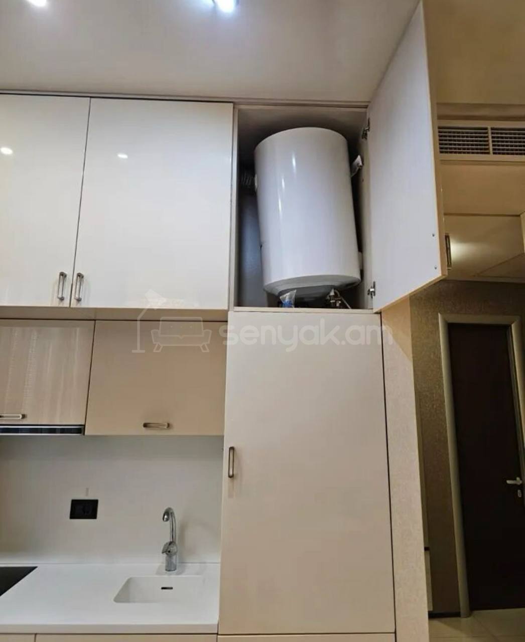 2 Սենյականոց Բնակարան Քարե Շենքում, 40քմ, 3/5 հարկ, Դիզայներական Վերանորոգված, Կահավորված, Արևկող