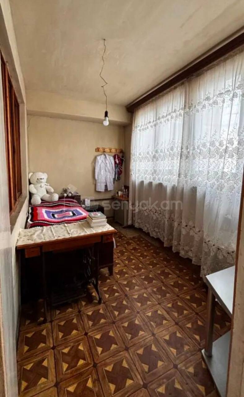 4 Սենյականոց Բնակարան, 105քմ, 13/16 հարկ, Նորմալ Վիճակում, Կահավորված, Արևկող